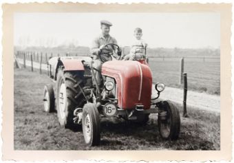 Ome Thieu - 1960_RODE PORSCHE.jpg